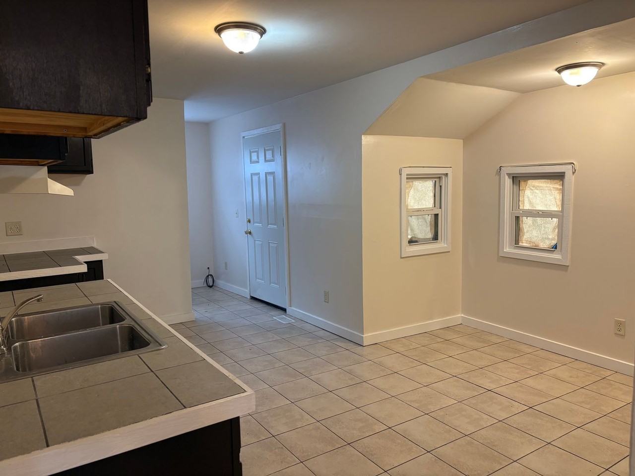 516 Navarre St - Photo 2 of 8