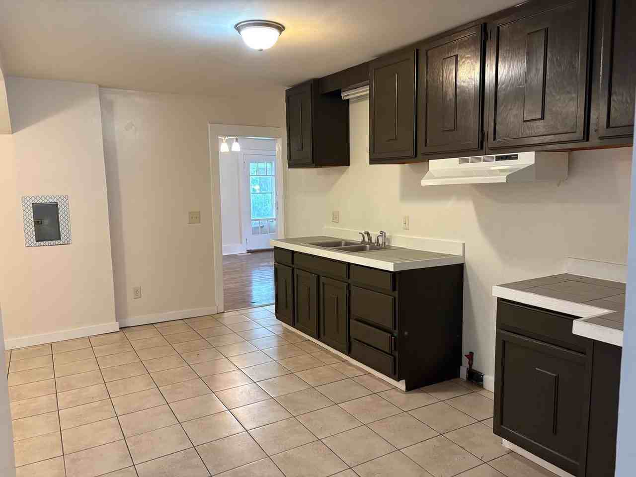 516 Navarre St - Photo 3 of 8