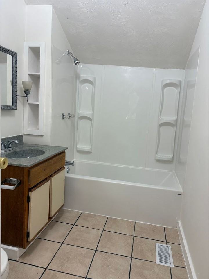 516 Navarre St - Photo 5 of 8