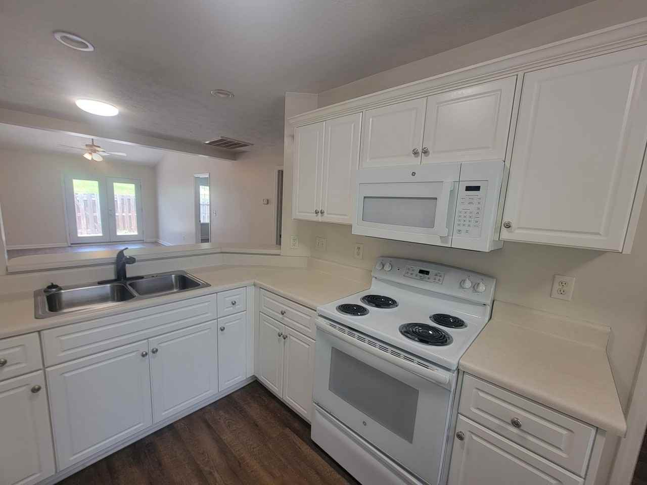 1406 Anna Way - Photo 6 of 22