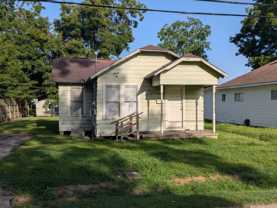 824 Llano St - Photo 1 of 1