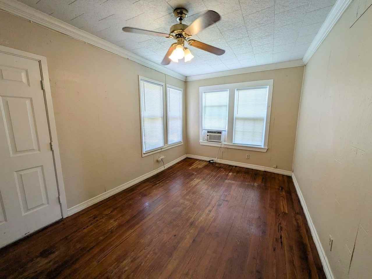 824 Llano St - Photo 3 of 10