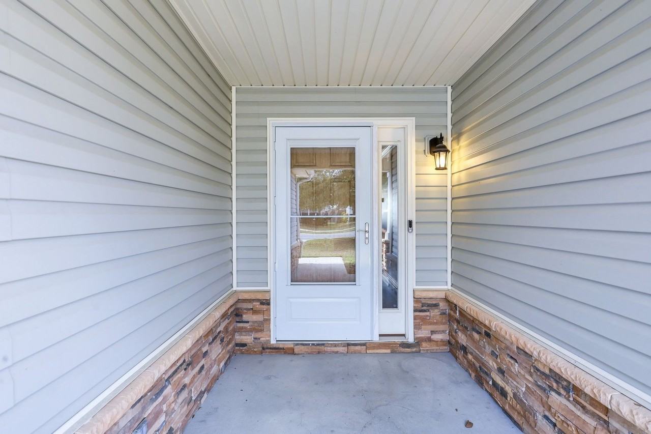 94 Lake Shore Blvd - Photo 4 of 47