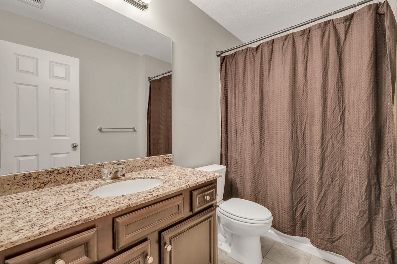 94 Lake Shore Blvd - Photo 7 of 47