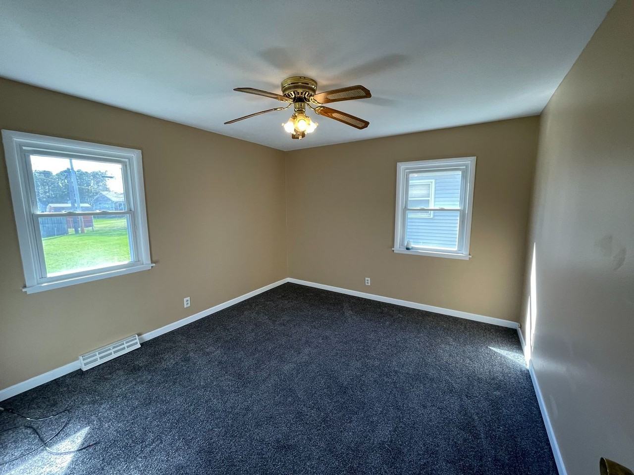 1809 14th St - Photo 5 of 8