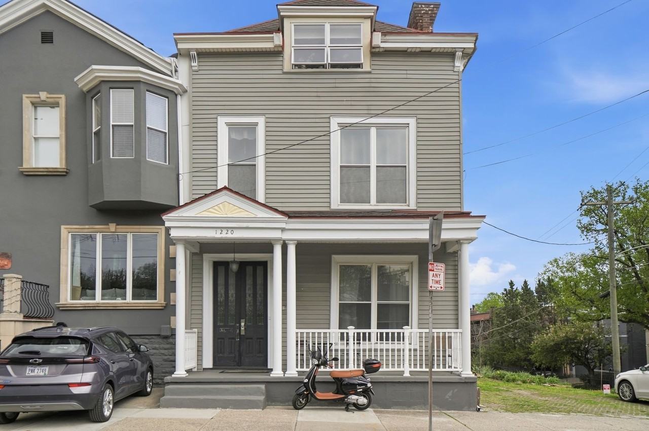 1220 Louden St - Photo 2 of 28