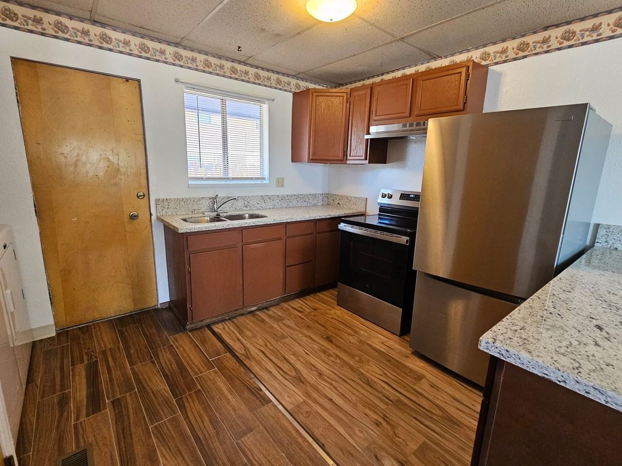 603 15th St - Photo 5 of 7