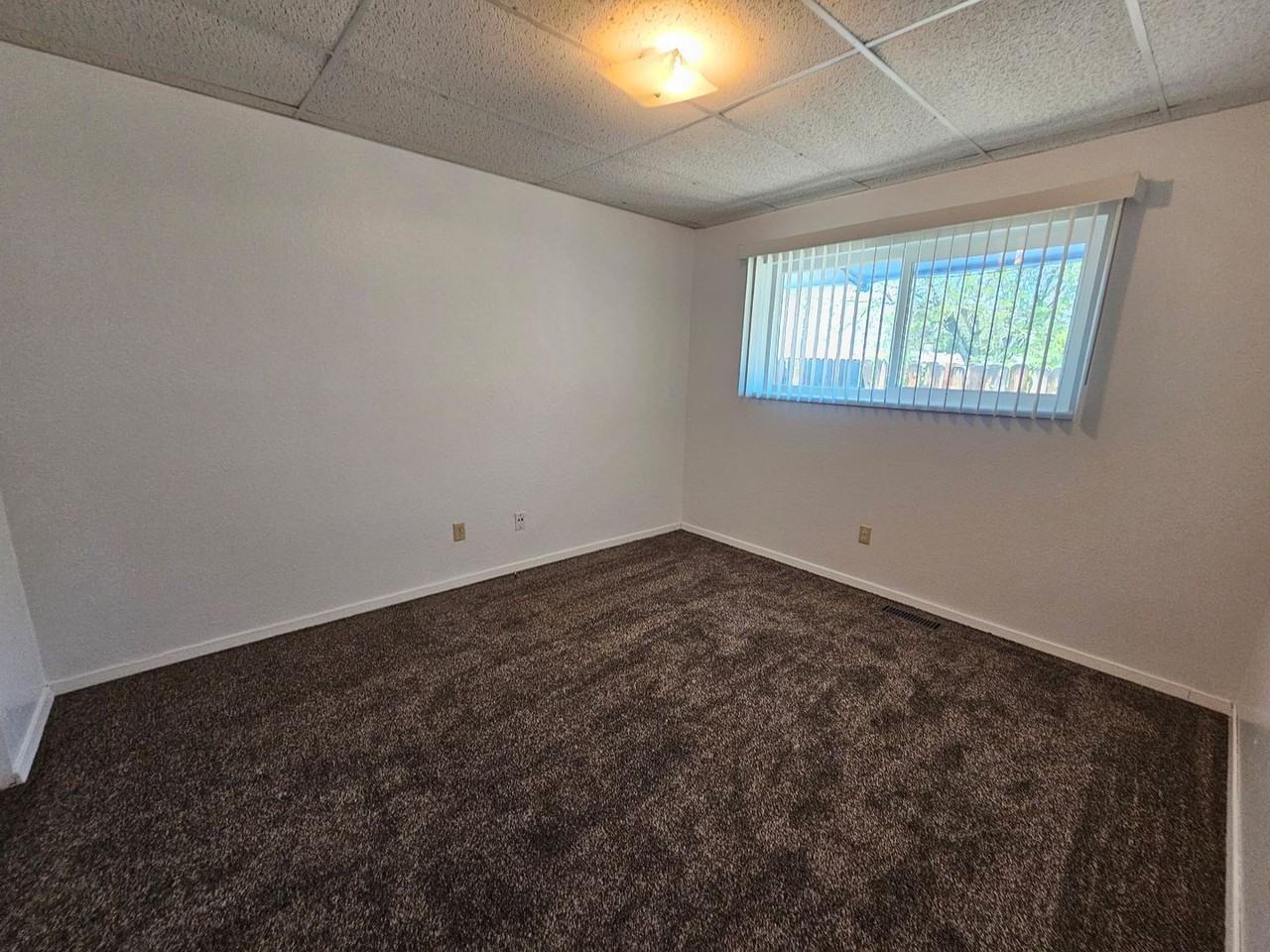 603 15th St - Photo 6 of 7