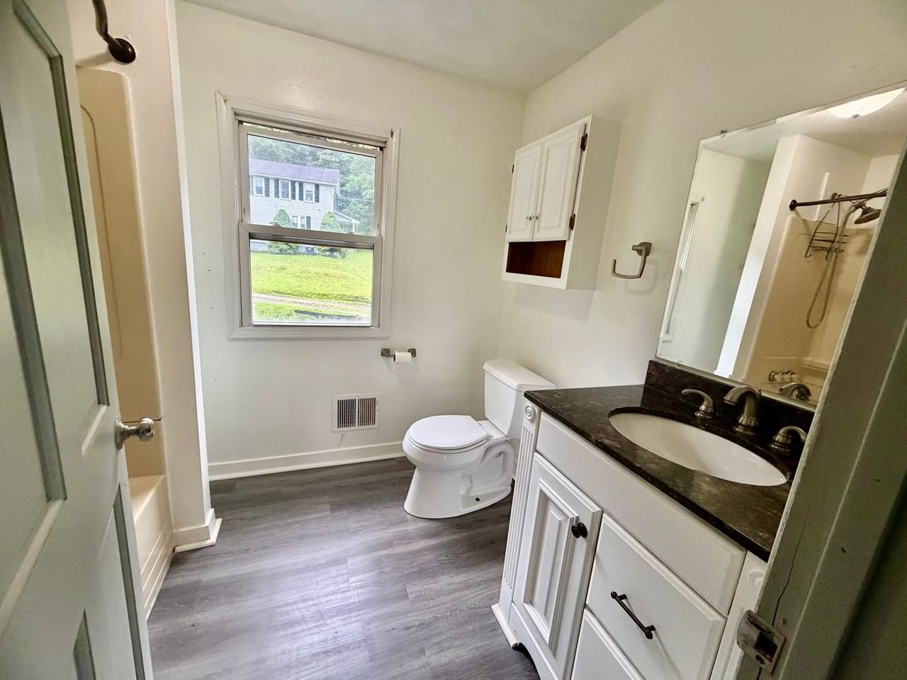 1133 Wade St - Photo 7 of 19