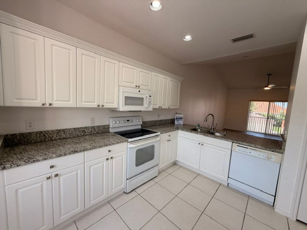 3980 Mediterranea Cir #522 - Photo 7 of 22