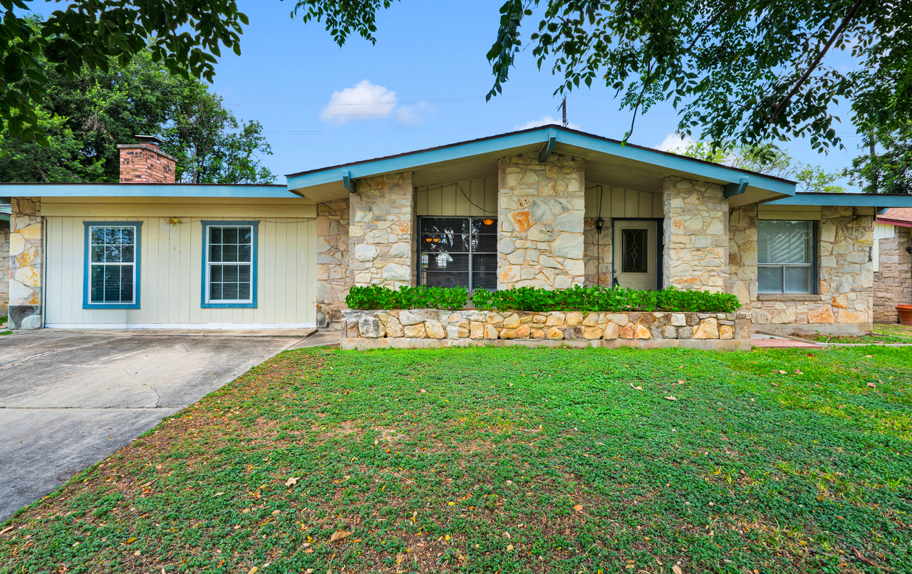 417 E Lindbergh Blvd