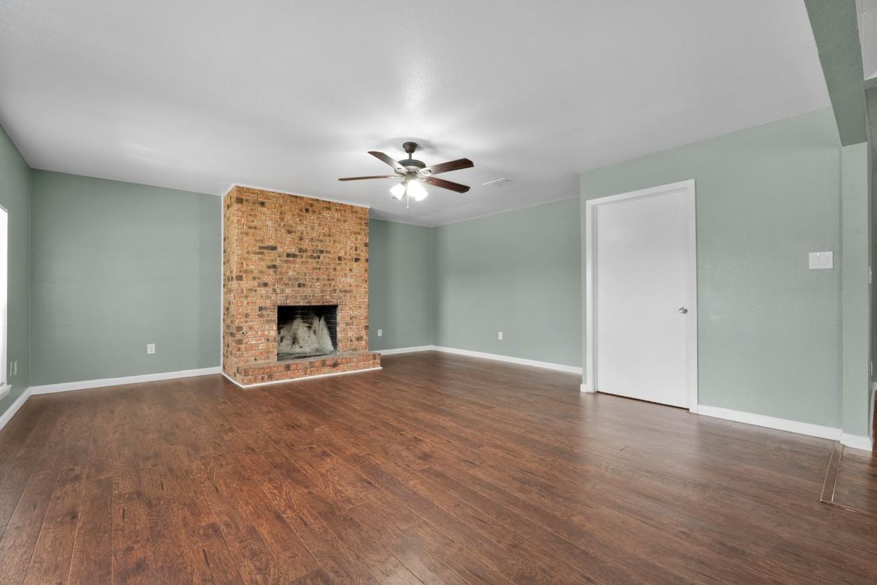 417 E Lindbergh Blvd - Photo 4 of 23