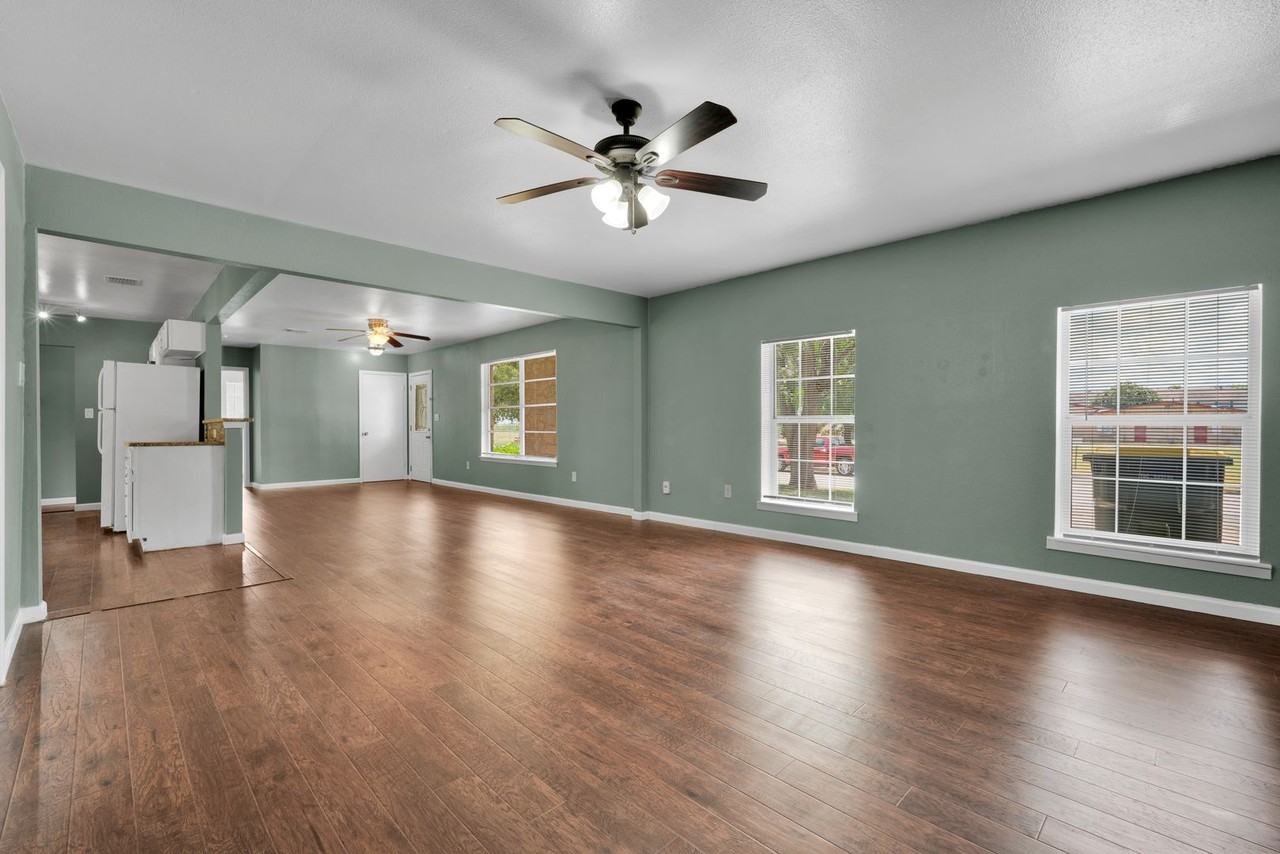 417 E Lindbergh Blvd - Photo 5 of 23