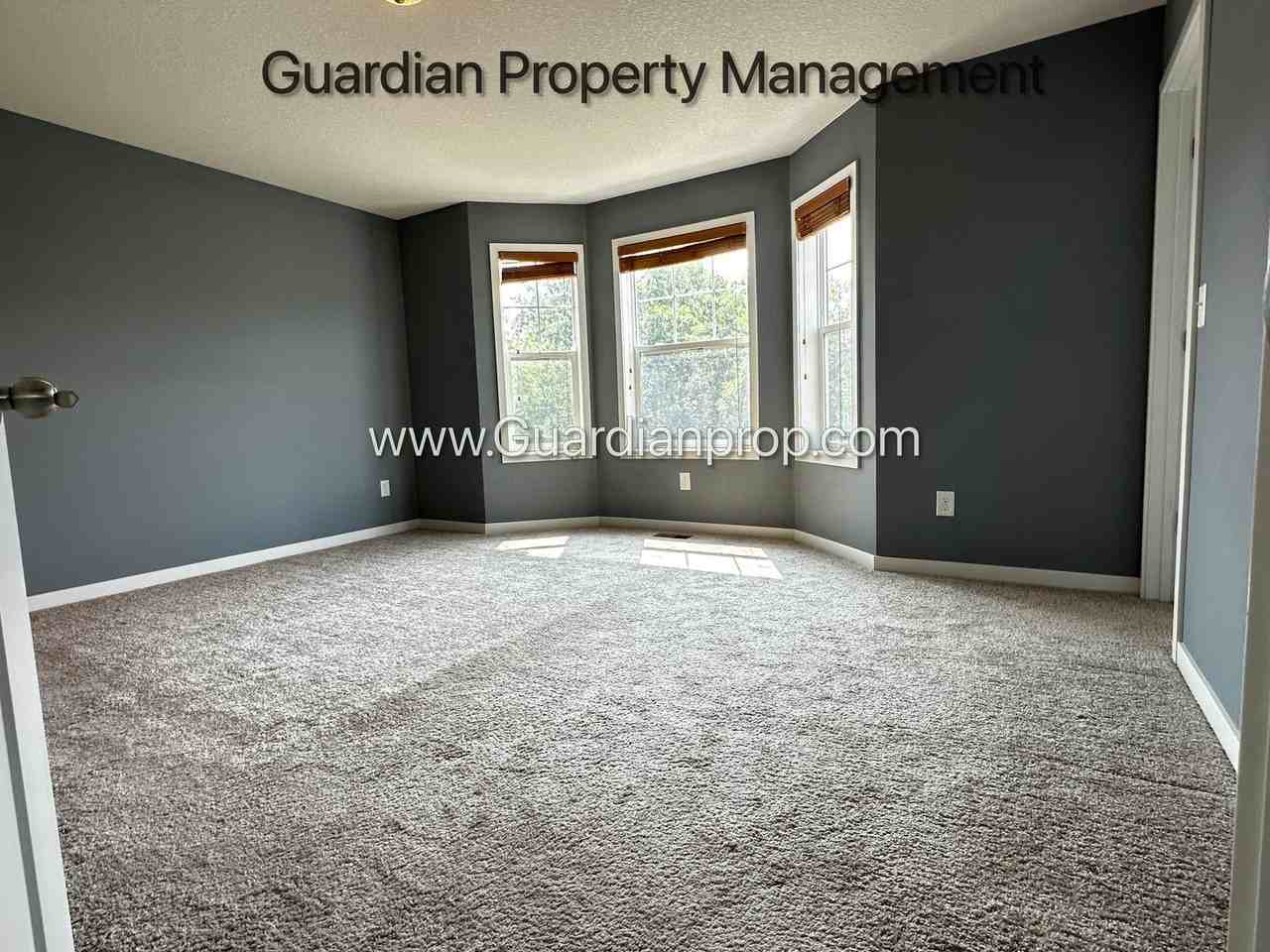 11920 Emery Village Dr N - Photo 4 of 29