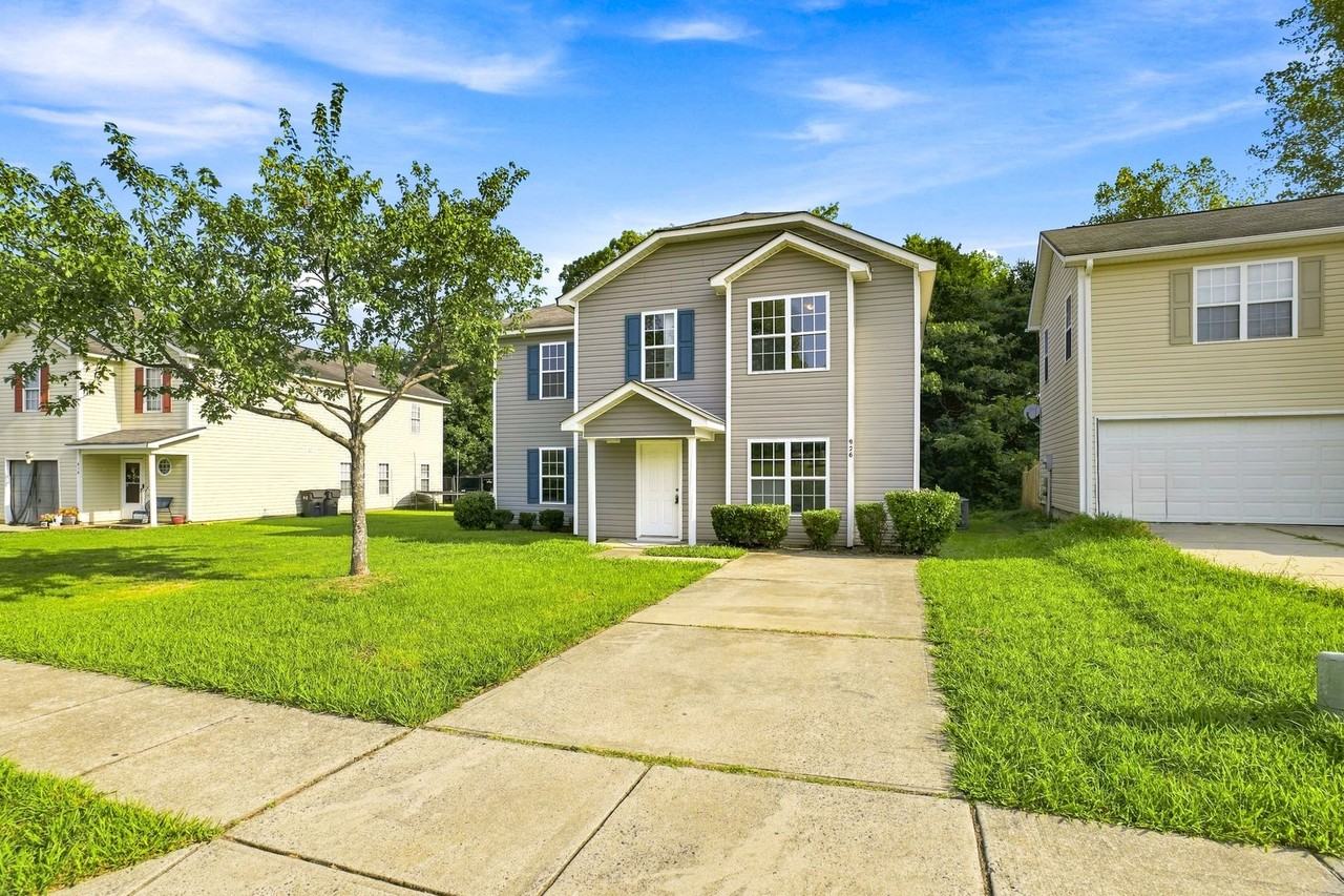 926 Oakshire Cir - Photo 3 of 41