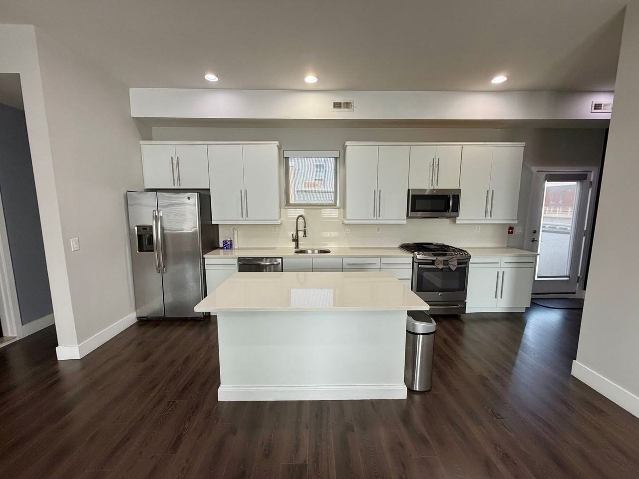113 W Master St #C - Photo 7 of 21