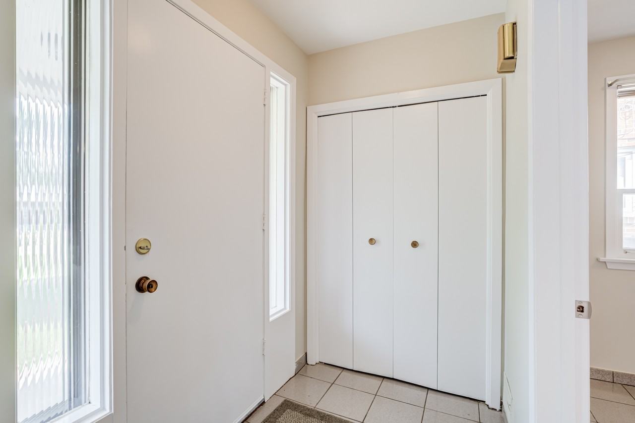 5 Paramount Court #Main - Photo 3 of 30