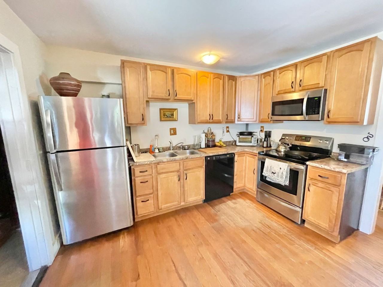 133 S Main St - Photo 2 of 29