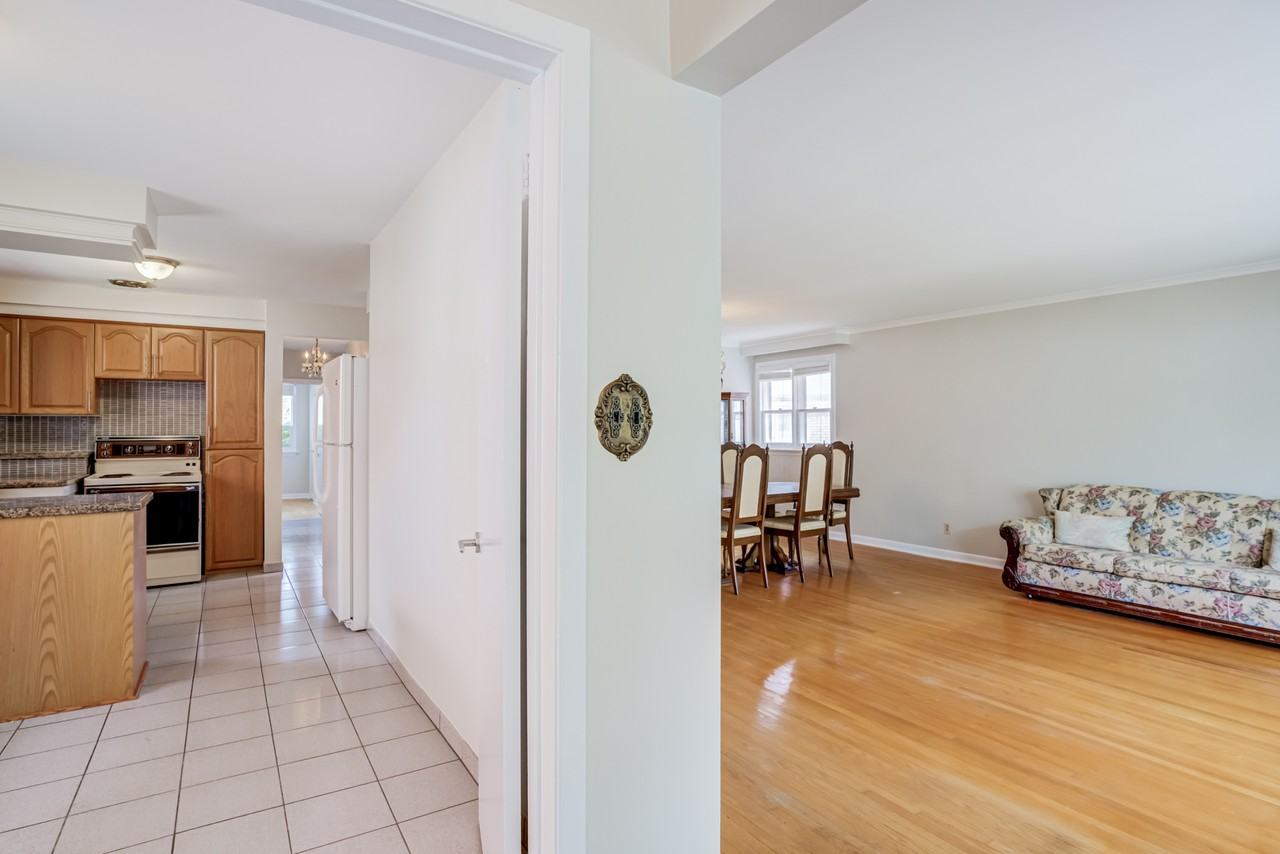 5 Paramount Court #Main - Photo 4 of 30