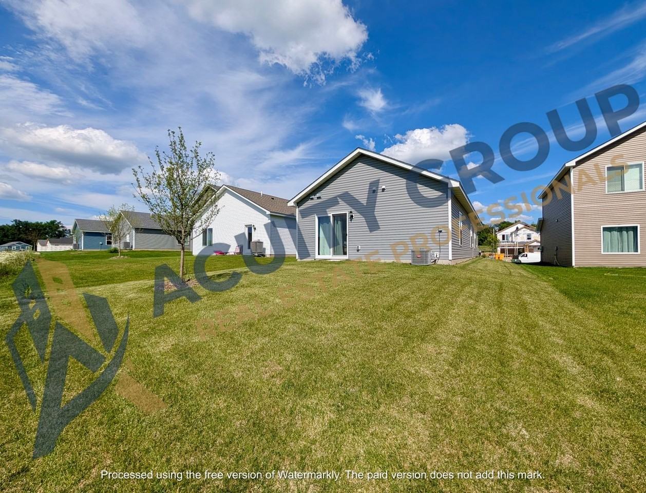 501 Redwood St N - Photo 3 of 28