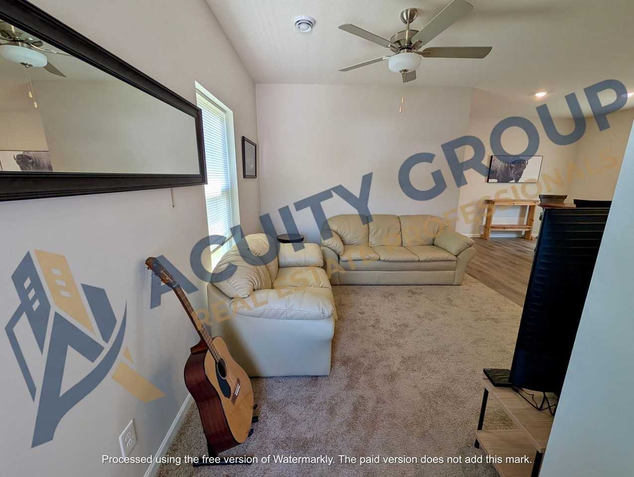 501 Redwood St N - Photo 7 of 28
