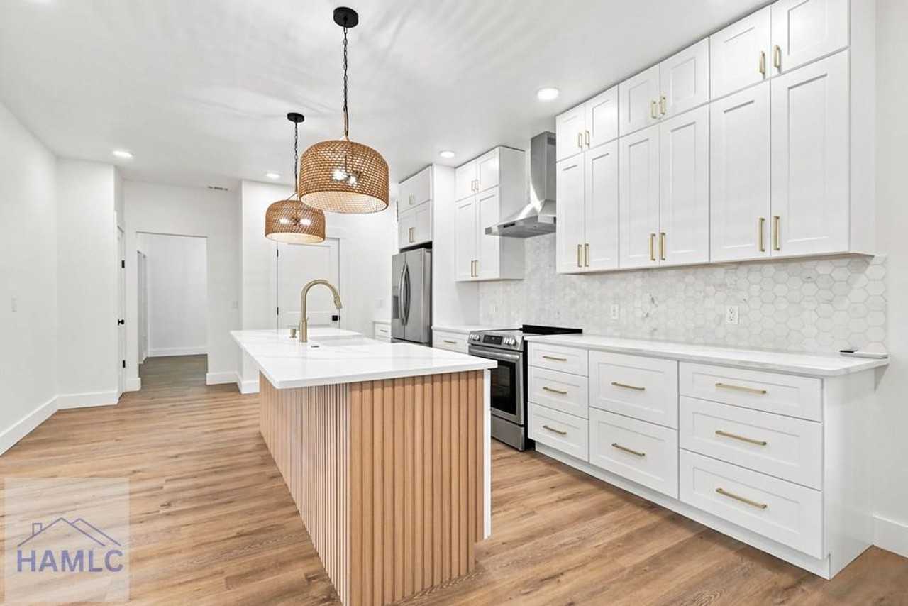 762 E Bay St - Photo 7 of 34