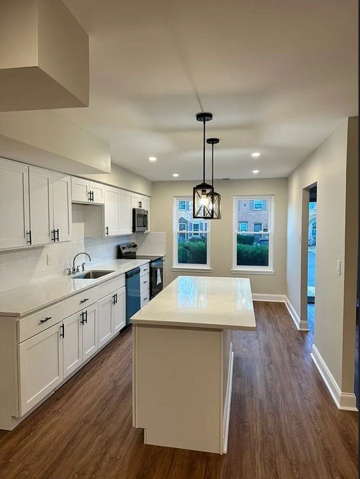 55 Providence Ave - Photo 4 of 20