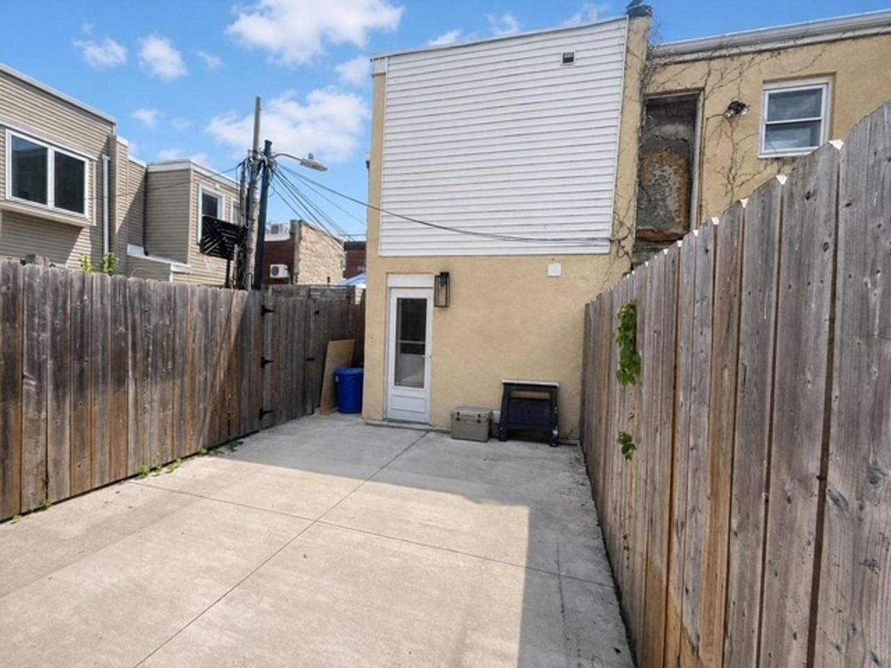 249 E Thompson St - Photo 3 of 26