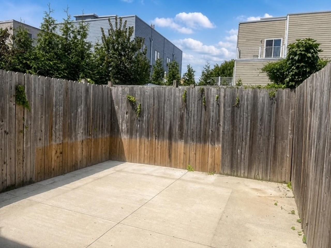 249 E Thompson St - Photo 4 of 26