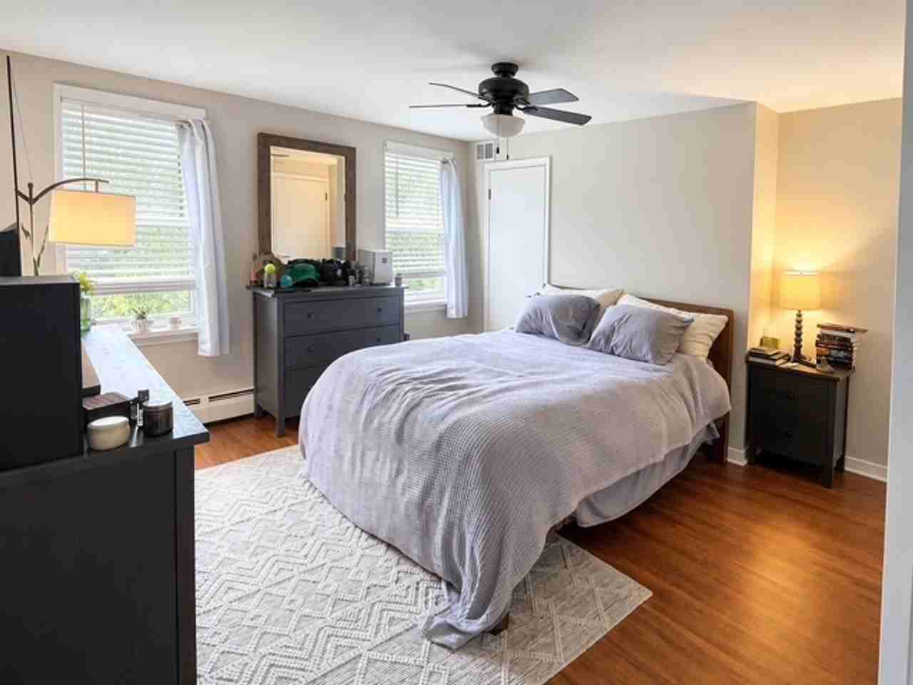 249 E Thompson St - Photo 5 of 26