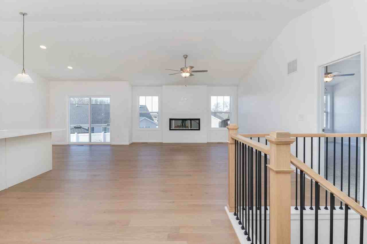 2503 Treeline Dr - Photo 2 of 34