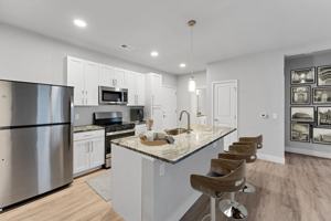 featured image of 940 940 - 970 Menlo Park Pt