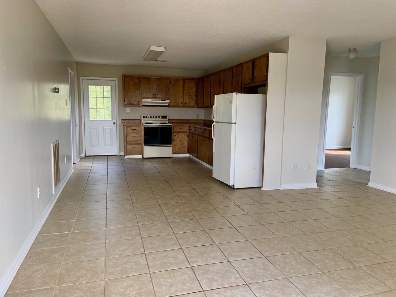 16902 Carter Cir - Photo 2 of 5