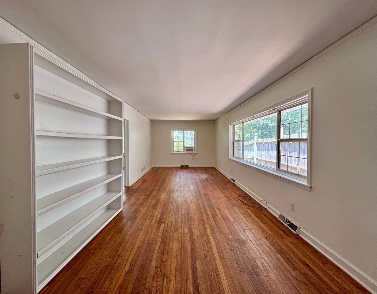 114 Lookout Cir Sw - Photo 2 of 10
