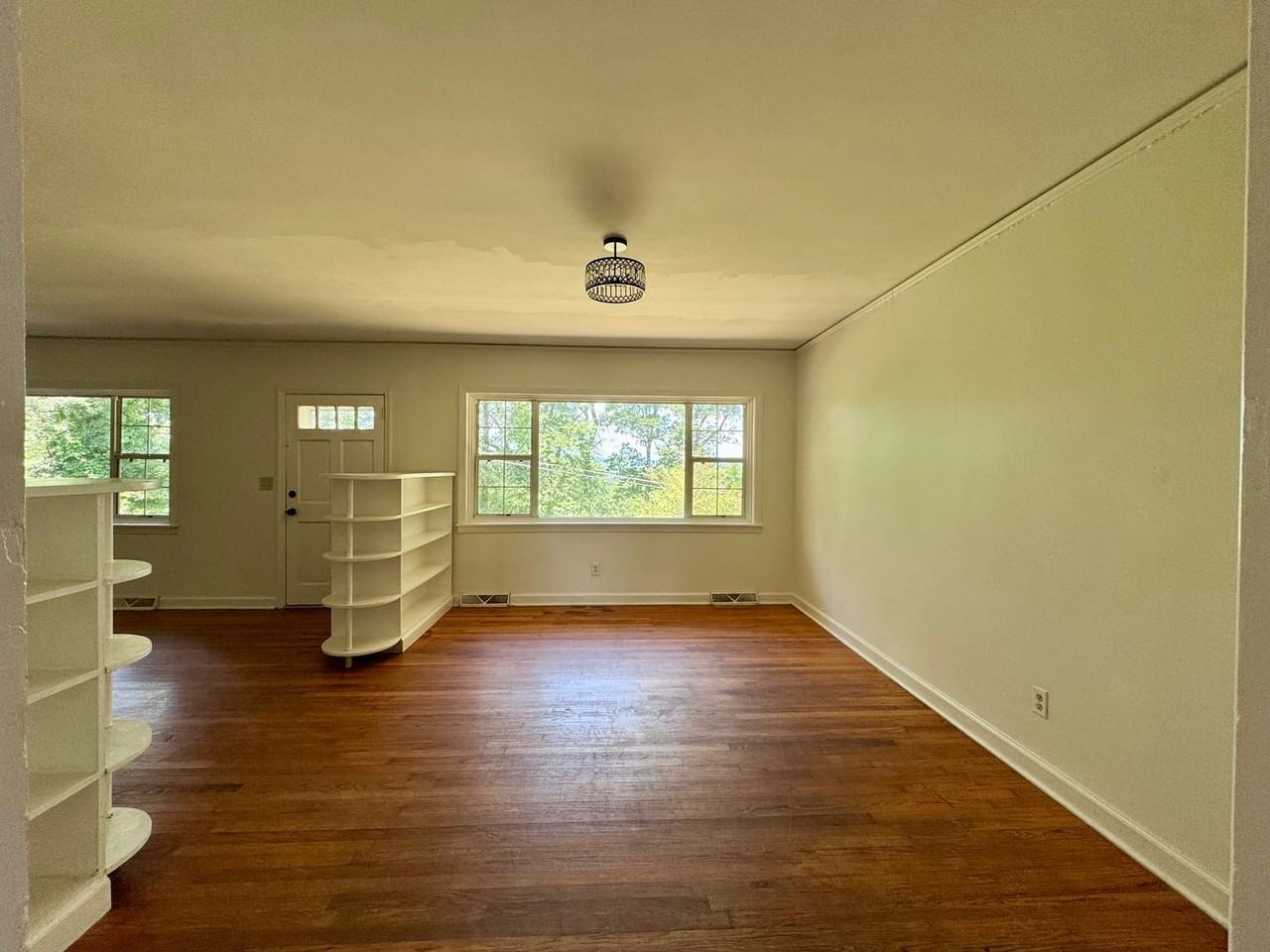 114 Lookout Cir Sw - Photo 3 of 10