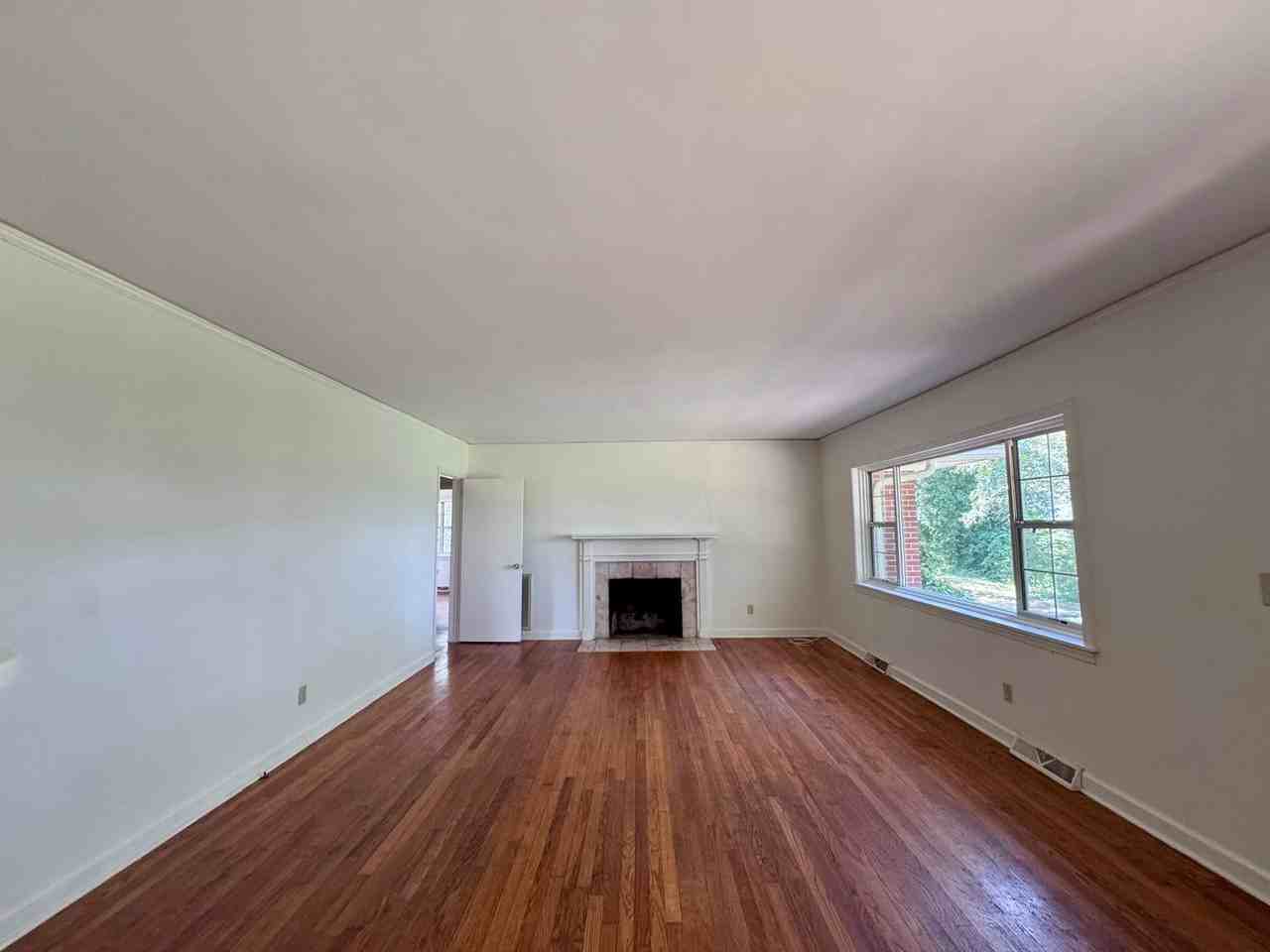 114 Lookout Cir Sw - Photo 4 of 10
