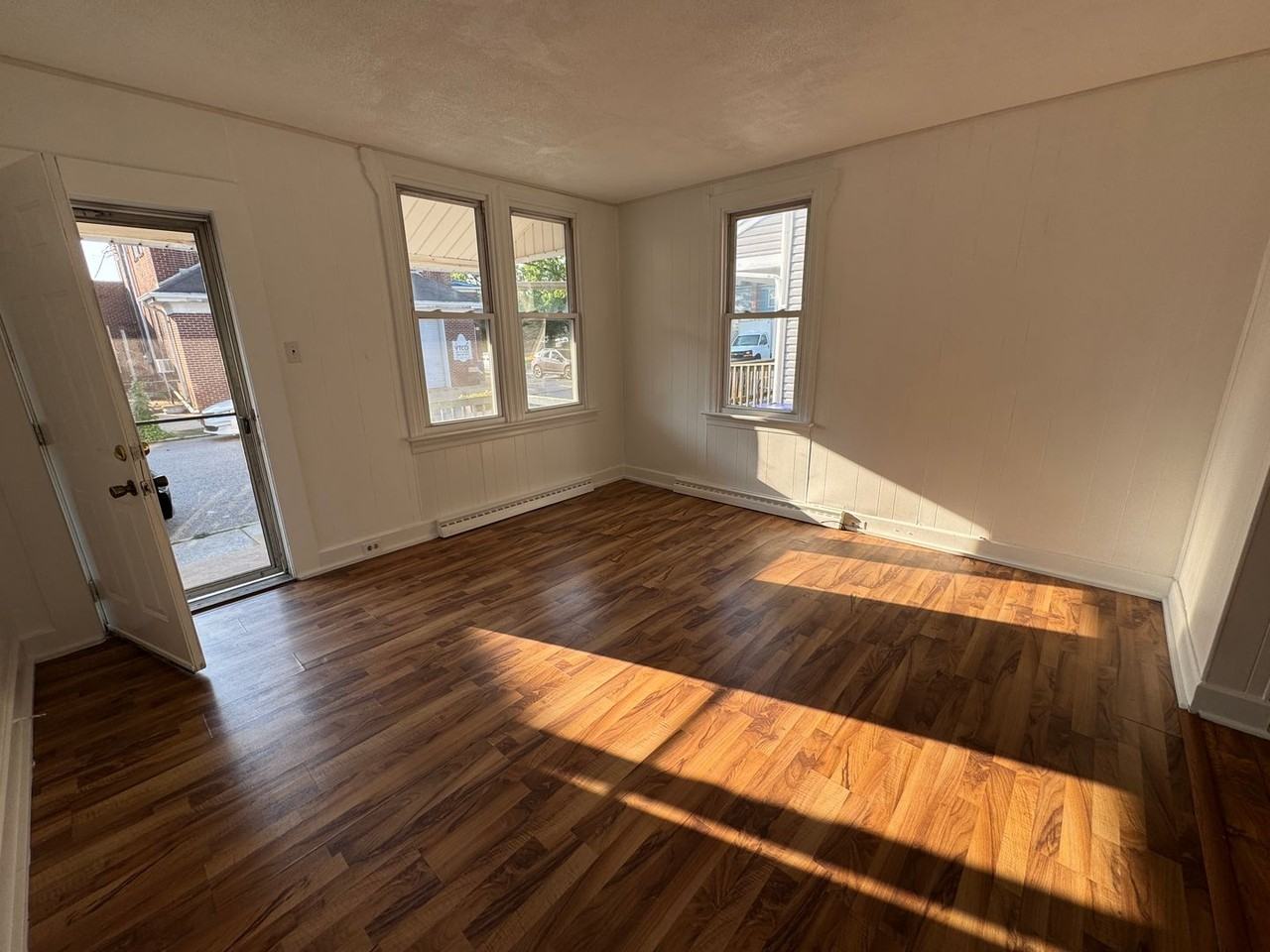 638 N Franklin St - Photo 4 of 25