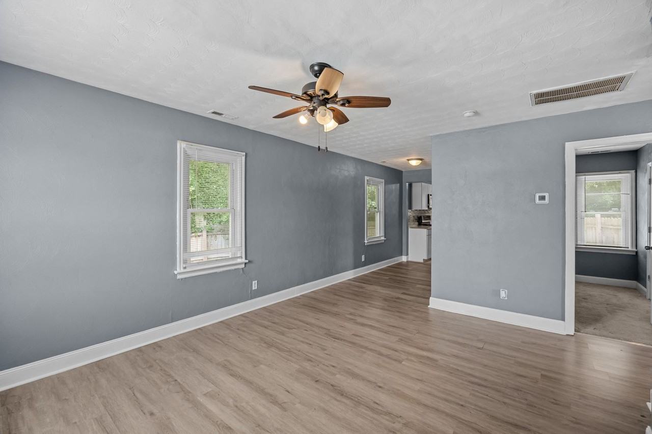 2321 Columbus Ave - Photo 2 of 20