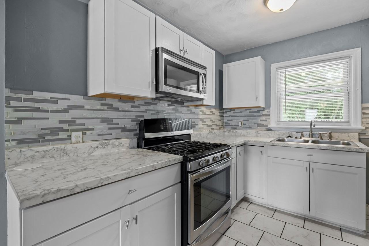 2321 Columbus Ave - Photo 6 of 20
