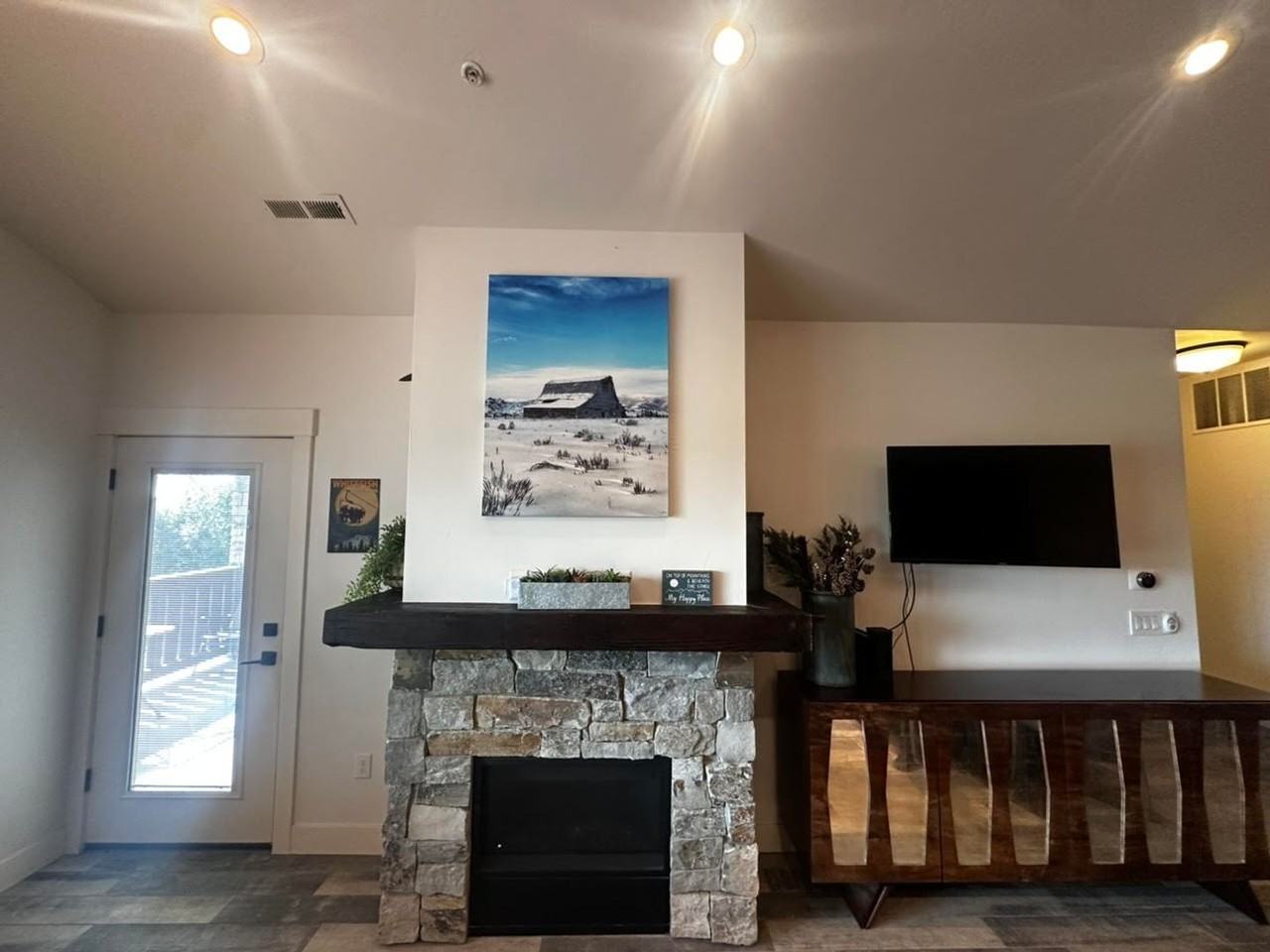 6207 Davos Ln - Photo 3 of 28