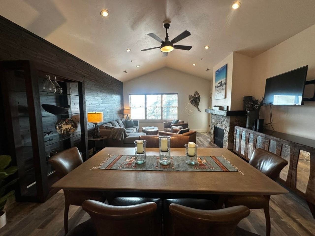 6207 Davos Ln - Photo 5 of 28