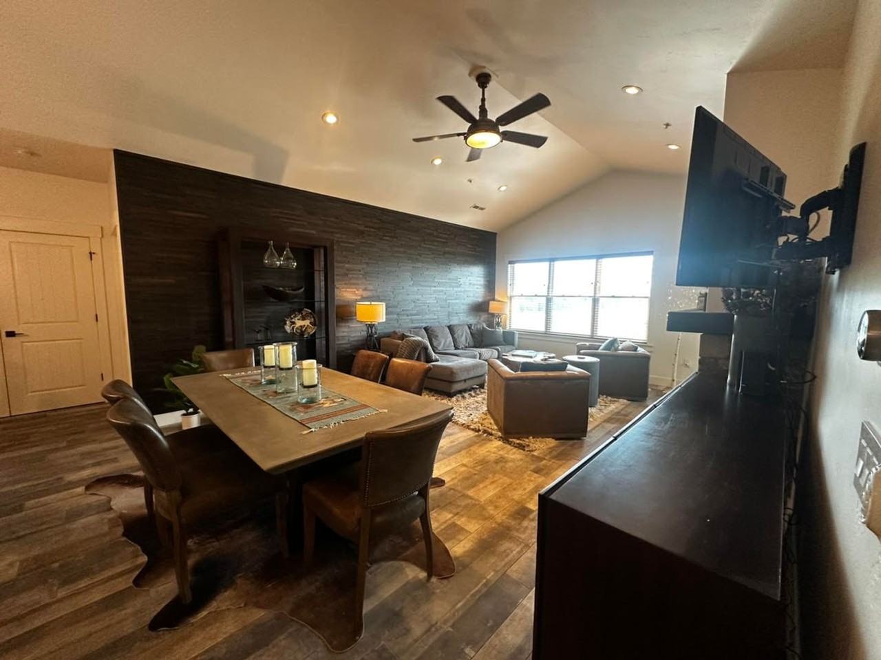 6207 Davos Ln - Photo 6 of 28
