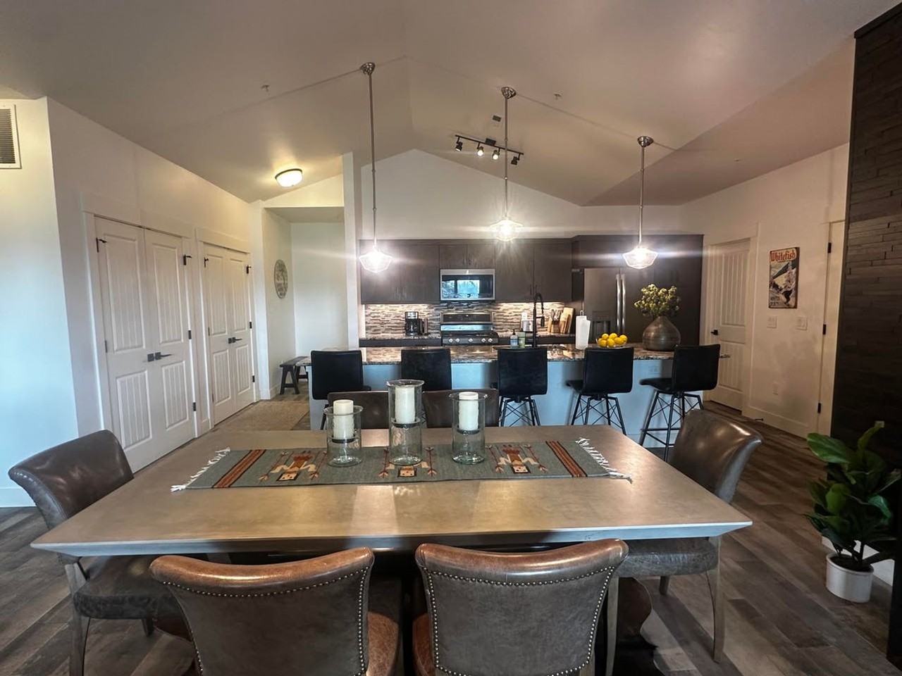 6207 Davos Ln - Photo 7 of 28