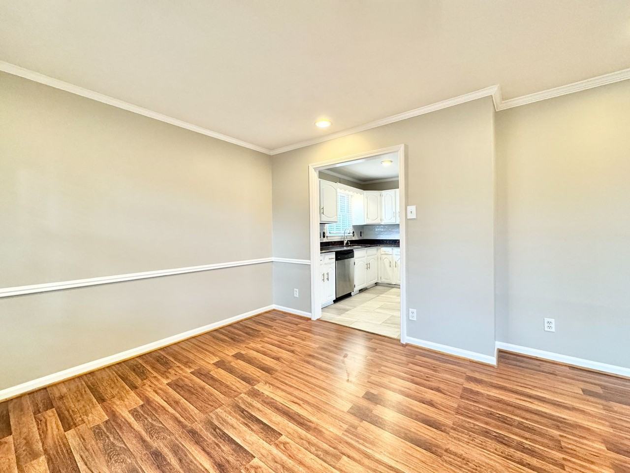 5303 Ainsworth Dr - Photo 3 of 17