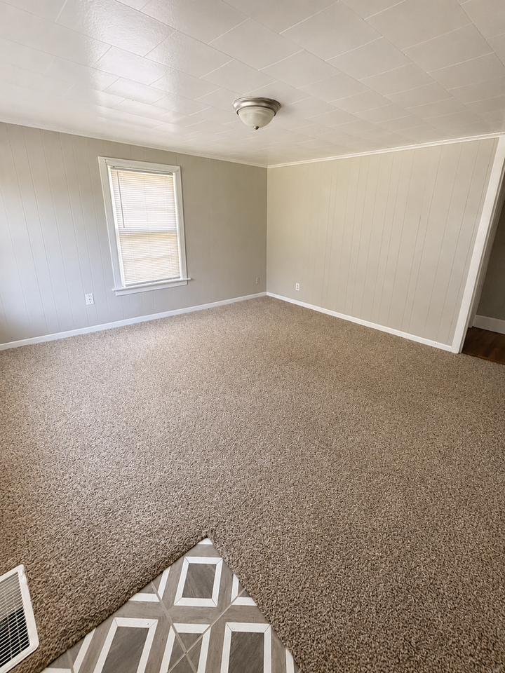 221 Neal St - Photo 5 of 25