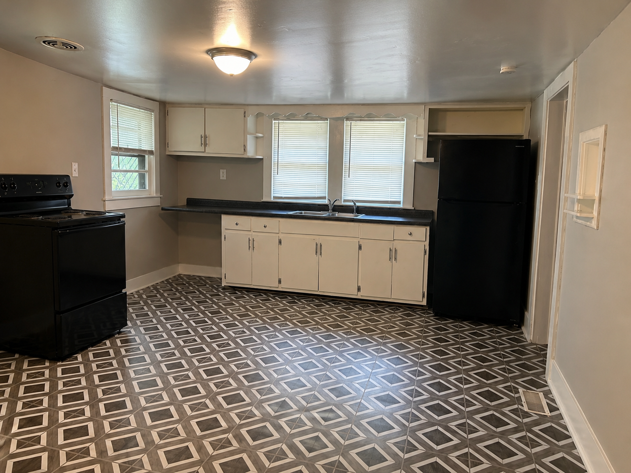 221 Neal St - Photo 6 of 25