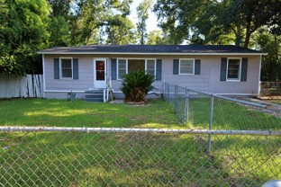 818 Stillwater Dr - Photo 1 of 1