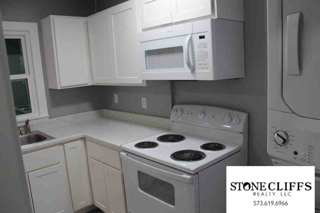 708 Houchin St - Photo 5 of 20