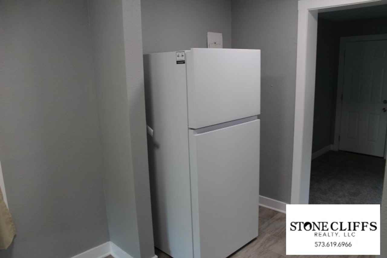 708 Houchin St - Photo 6 of 20