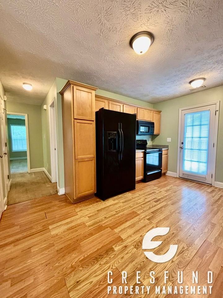 4833 Laurelwood Pl - Photo 4 of 19